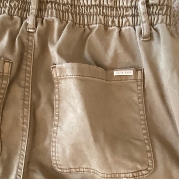 White House Black Market Curvy-Fit Soft Denim MidRise Skinny Jeans Beige 10 Long - Picture 13 of 13